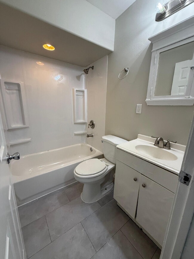 Photo - Beautiful 4-Bedroom Home for Rent in St. L...
