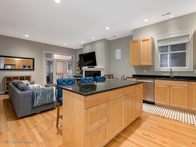 Photo - 1347 W Washington Blvd Unit 3B