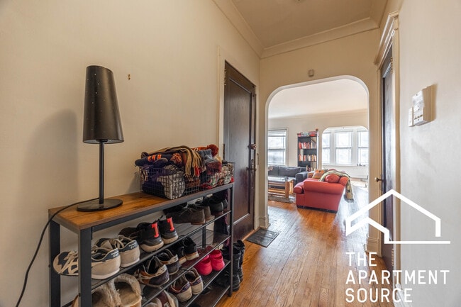 Photo - 1432 W Jonquil Ter