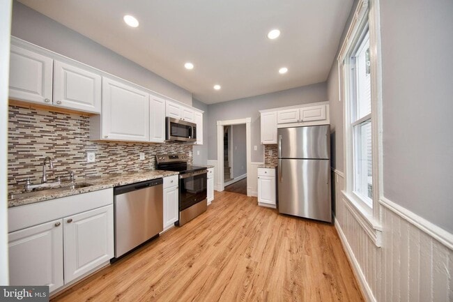 Photo - 655 Bourbon St