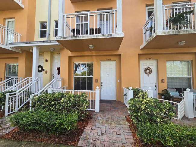 SPACIOUS 1 BEDROOM UNIT IS IN A HIGHLY SOU... - SPACIOUS 1 BEDROOM UNIT IS IN A HIGHLY SOU... Condo