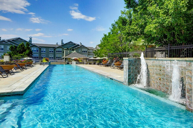 Building Photo - Waterford Lone Tree