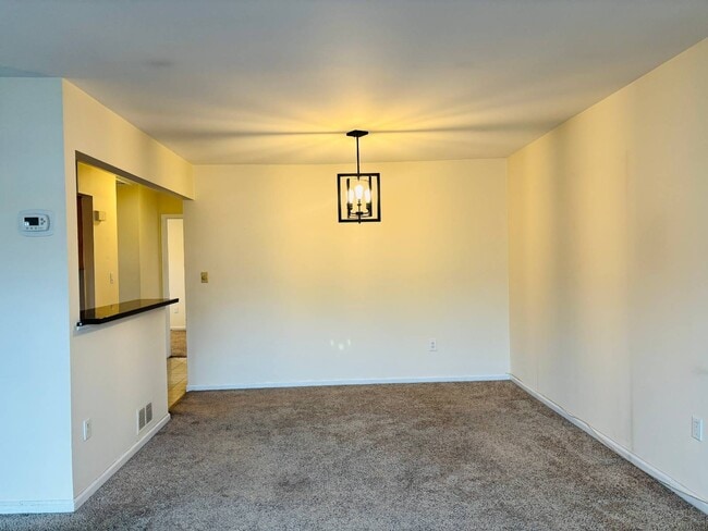 Photo - 220 Mountainview Ave