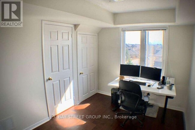 Photo - 150 Louisbourg Way