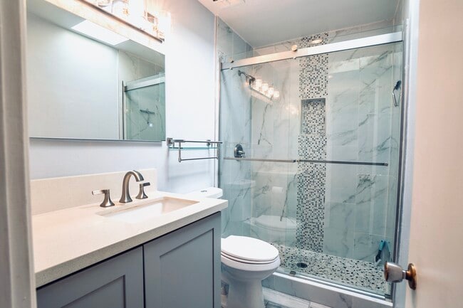 Building Photo - 9320 Earl St Unit 3