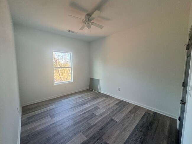 Photo - 20 Sanford Ave Unit B