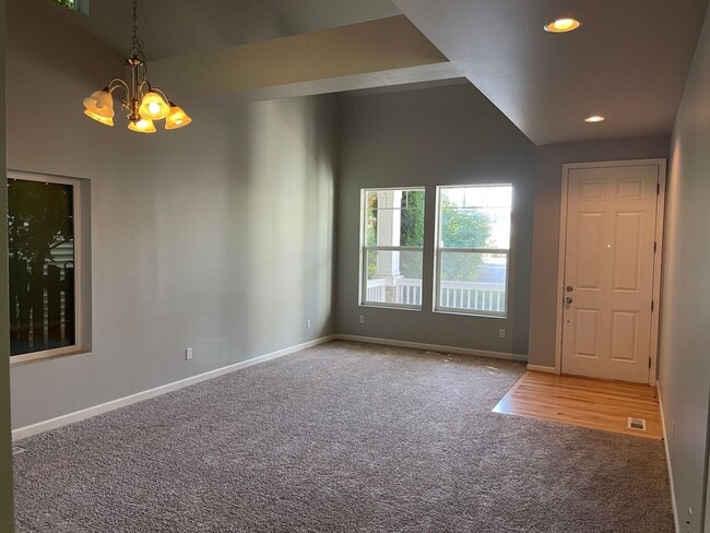 Building Photo - 4bd 2.5 bath in Crosswater Neighborhood