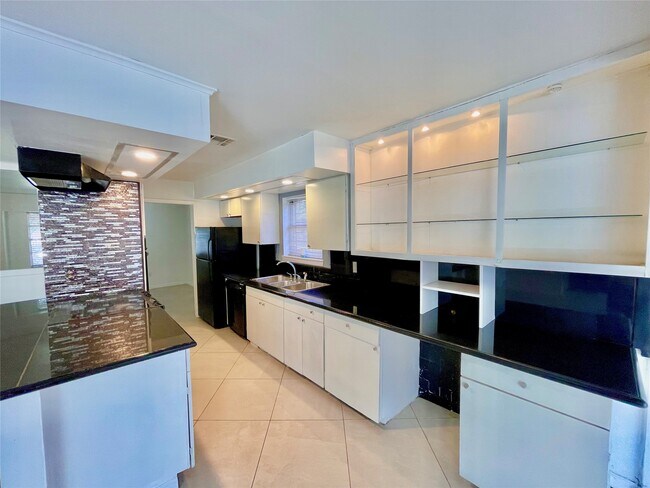 Photo - 11606 Sagehurst Ln