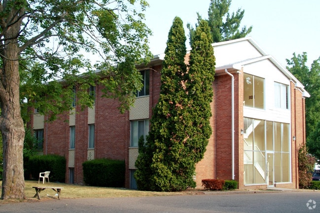 Maplebend Apartments
