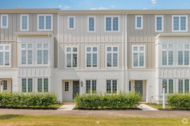 Building Photo - Newly Built Home w Large Island in Open Ki...