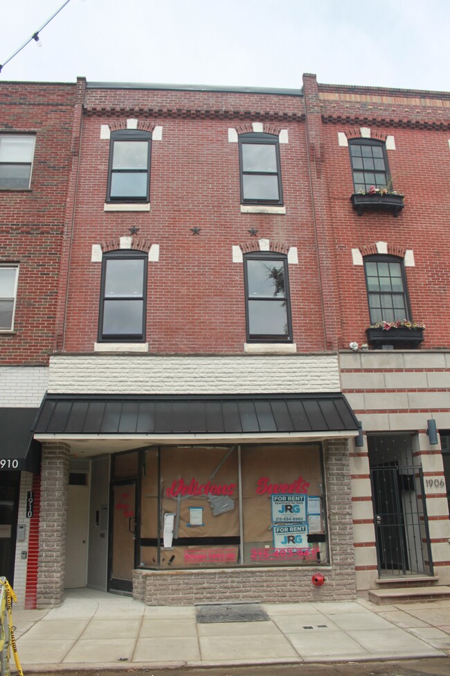 Building Photo - 1908 Passyunk Ave Unit 1