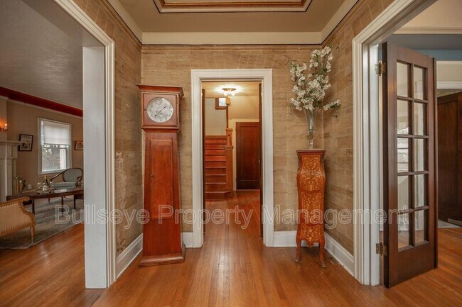 Photo - 525 W Lynwood St