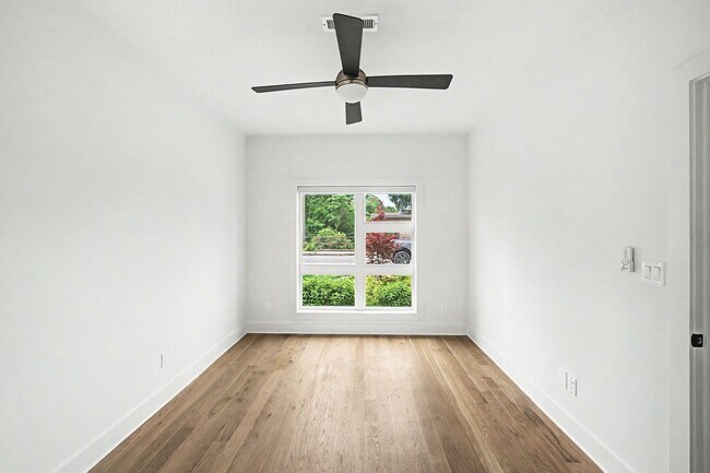 Photo - Stunning 3BR/3.5BA contemporary condo in the heart of Wedgewood-Houston!