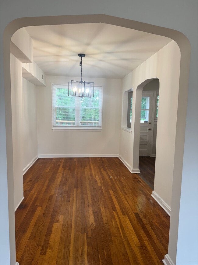 Photo - 1548 Aldeney Ave