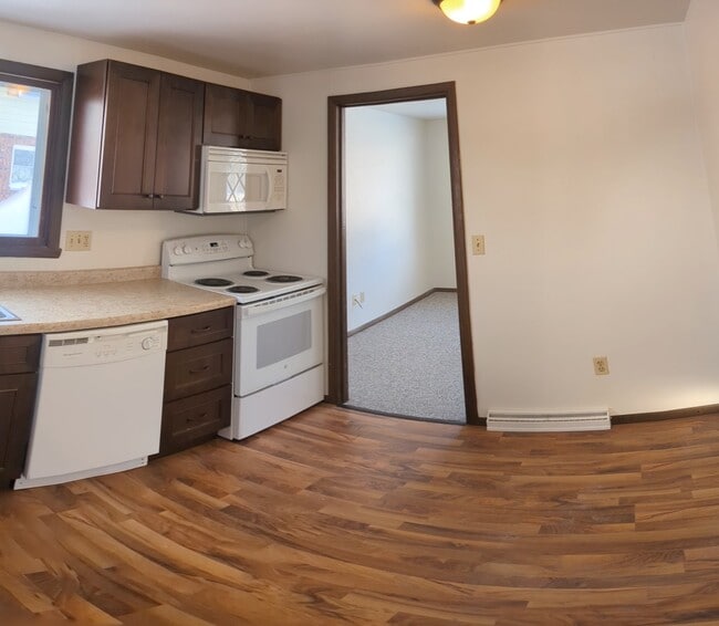 Photo - 110-112 West Grant St