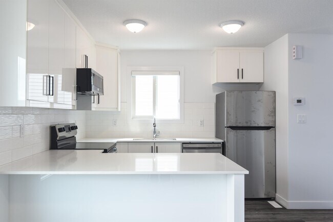 Building Photo - 6548-65175 175 Ave NW