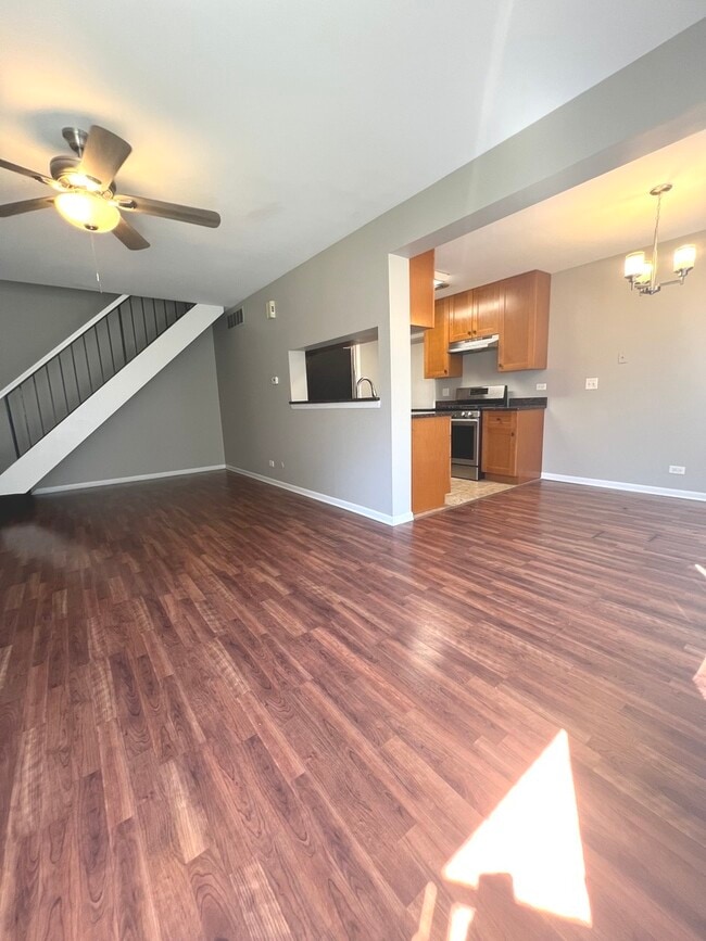 Photo - 323 Meadow Ct