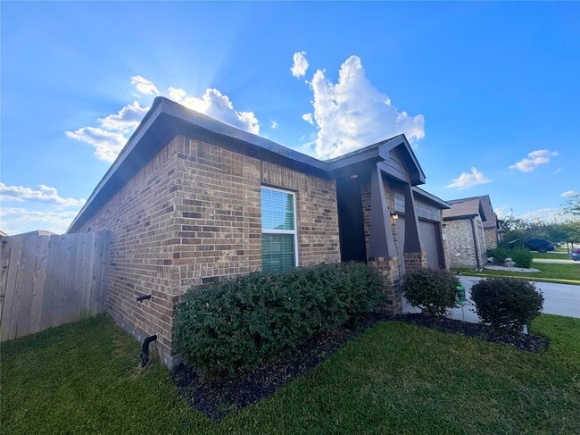 Photo - 14211 Alberta Spruce Ln
