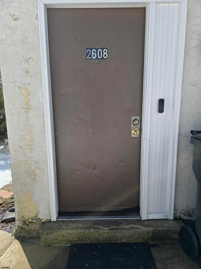 Building Photo - 2608 Woodlands Dr Unit 2608