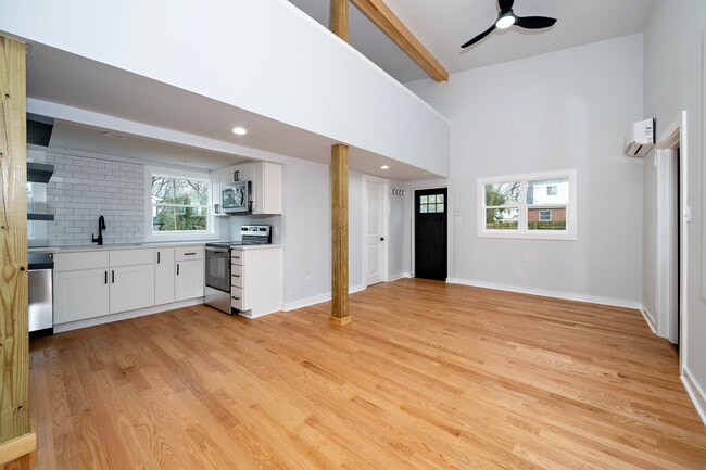 Photo - 210 Lincoln Ct