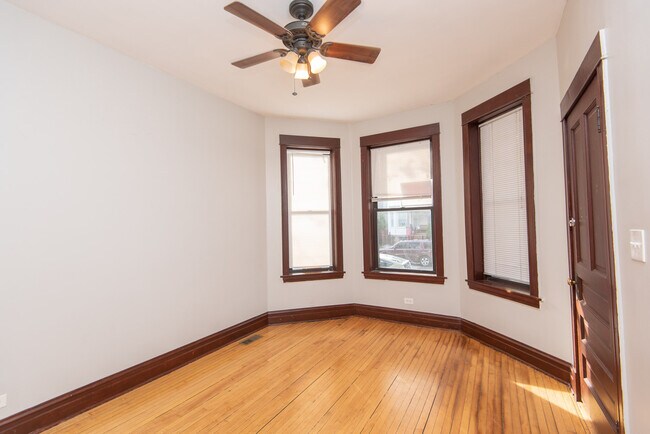 Photo - 3315 N Albany Ave Unit 2