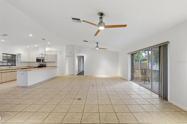 Photo - 131 2nd Ave E