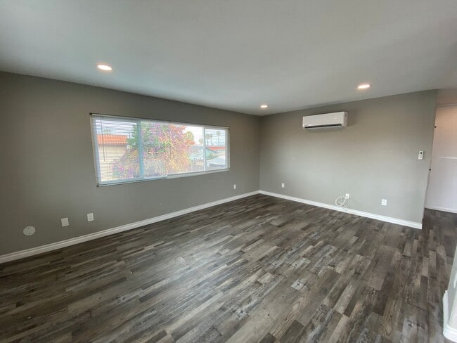 Photo - 569 Park Way Unit E