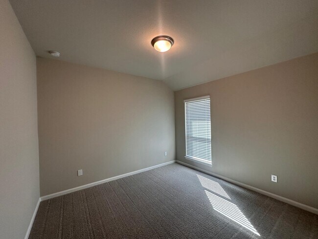 Photo - 6030 Cottontail Ln