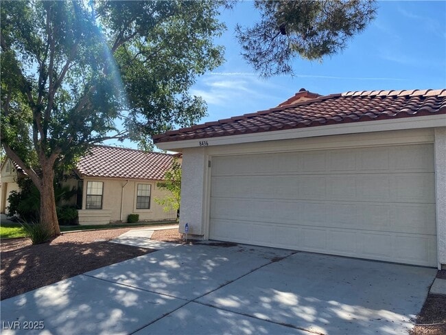 Building Photo - 8436 Palmada Dr