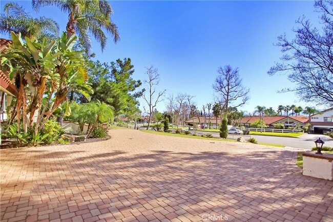 Photo - 10818 Hillside Rd