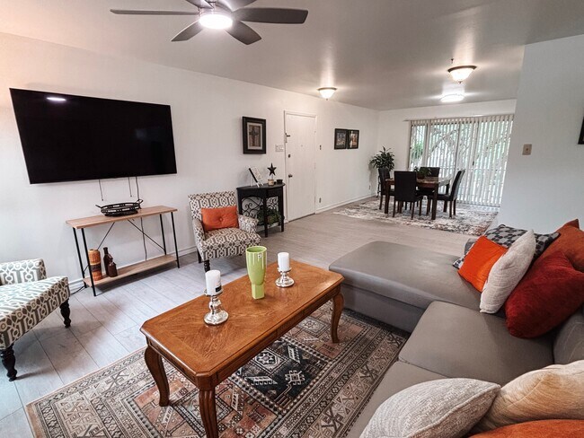 Photo - 8702 Village Dr Unidad 1306