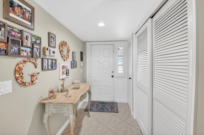 Photo - 75 Venetian Dr Unidad A-2