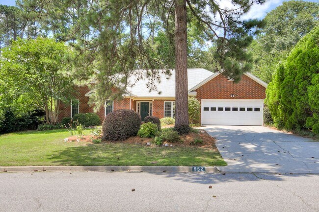 Building Photo - Brick Ranch in Evans