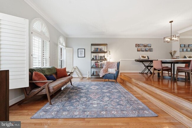 Photo - 6320 Dunman Way