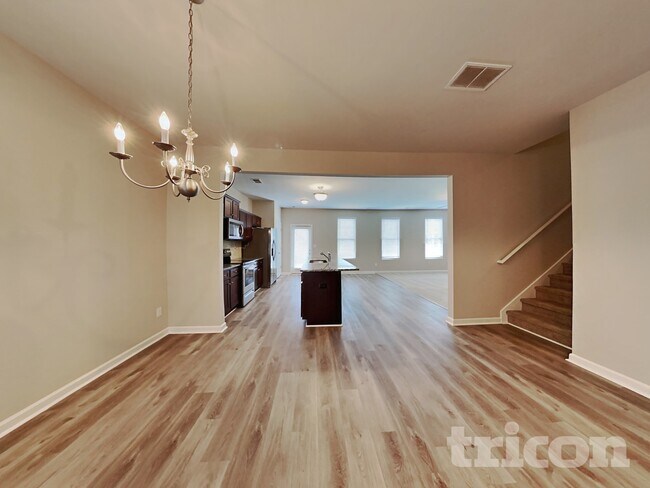 Photo - 142 Daisy Cir