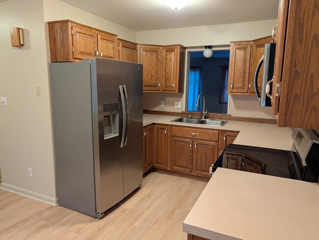 Photo - 3490 Scotland Rd