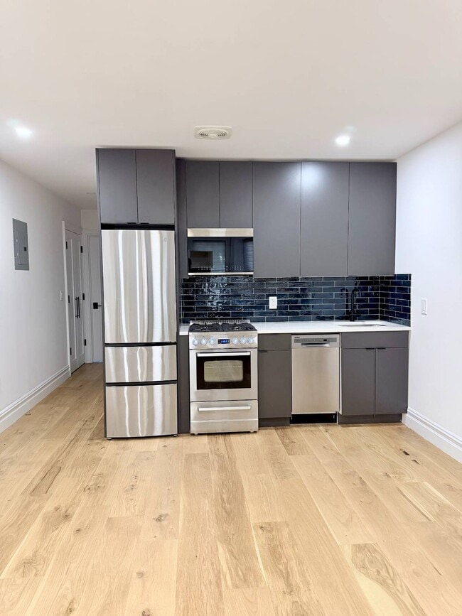17 Linden St