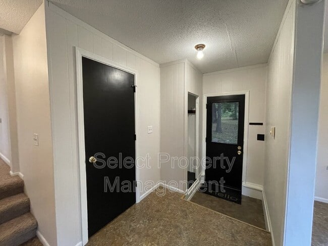 Photo - 7506 W Jefferson Blvd