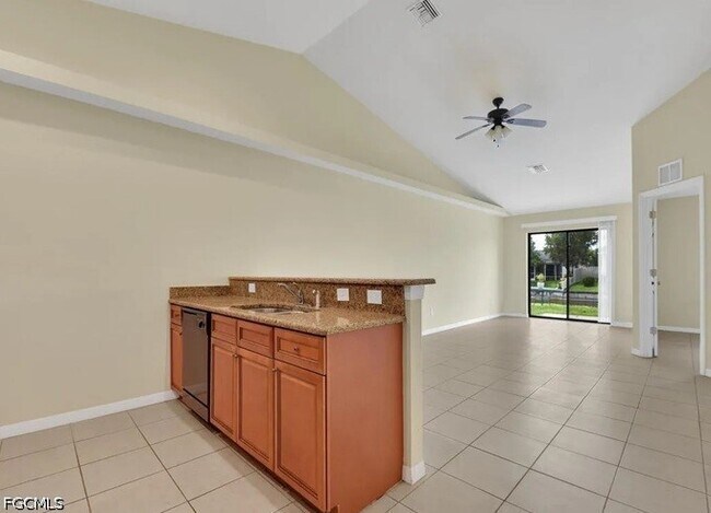Photo - 702 SE 6th Terrace