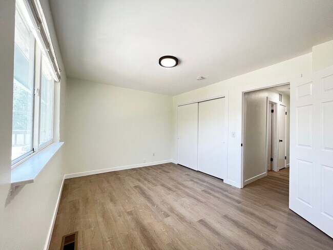 Photo - 1484 S 400 E