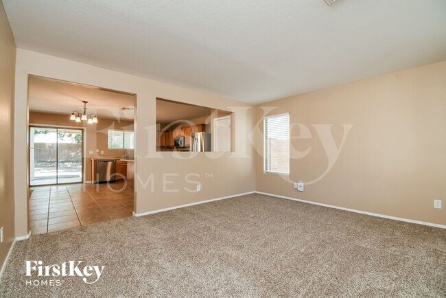 Photo - 39485 N Dusty Dr