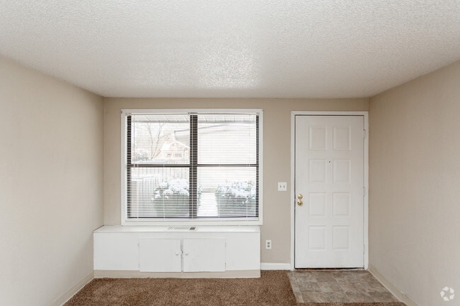 1BR, 1BA - 576 SF