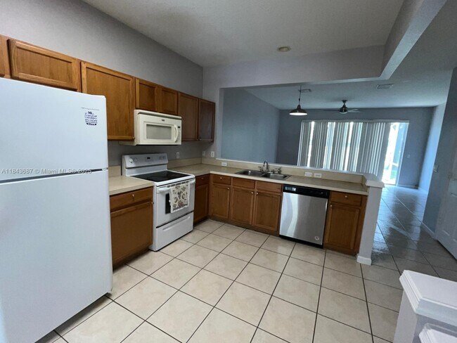 Photo - 1093 Woodfield Rd
