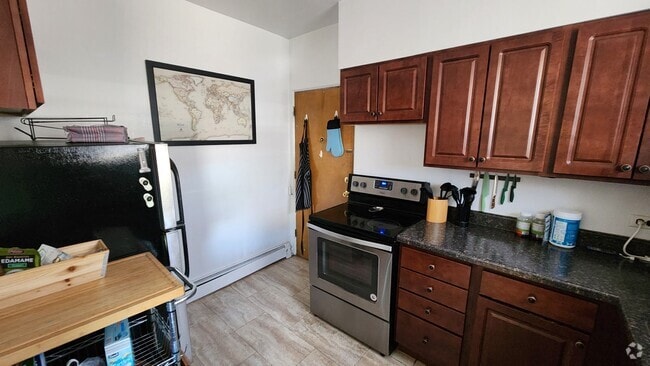 Building Photo - 1239 W Farwell Ave Unit TWO BEDS Rental
