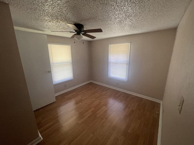 Photo - 247 Produce Dr