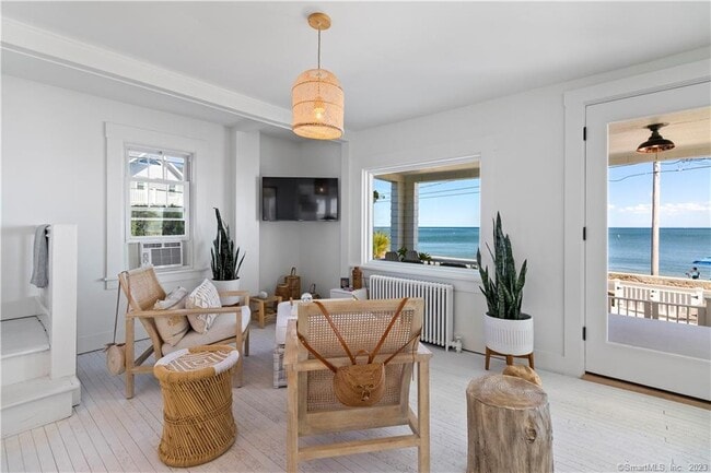 19 Soundview Dr