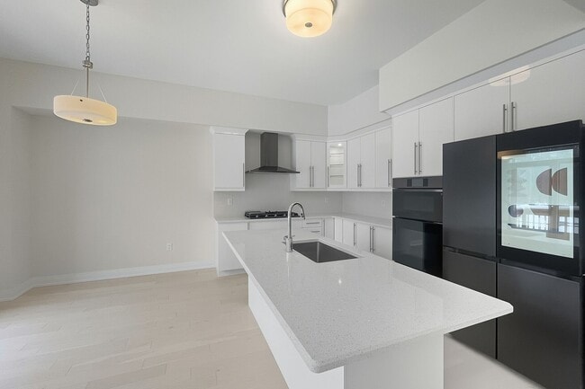 Photo - 3141 Searidge St