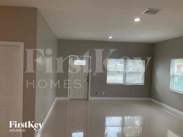 Photo - 2835 NW 14th St