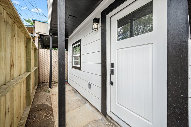 Photo - 3229 Holman St Unit 4