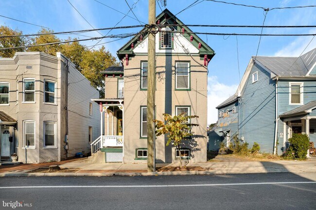 Photo - 317 N Kent St House
